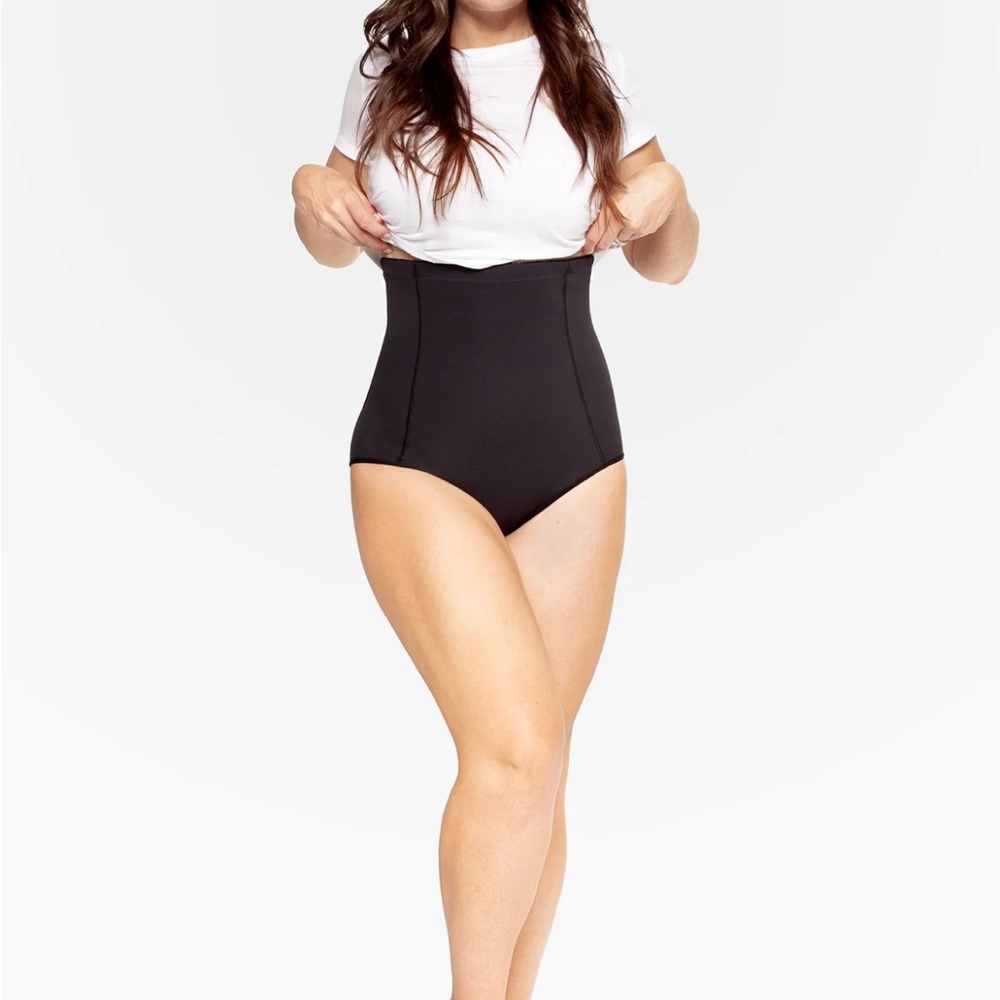 NWOT, BellyBandit Postpartum Scultping Girdle